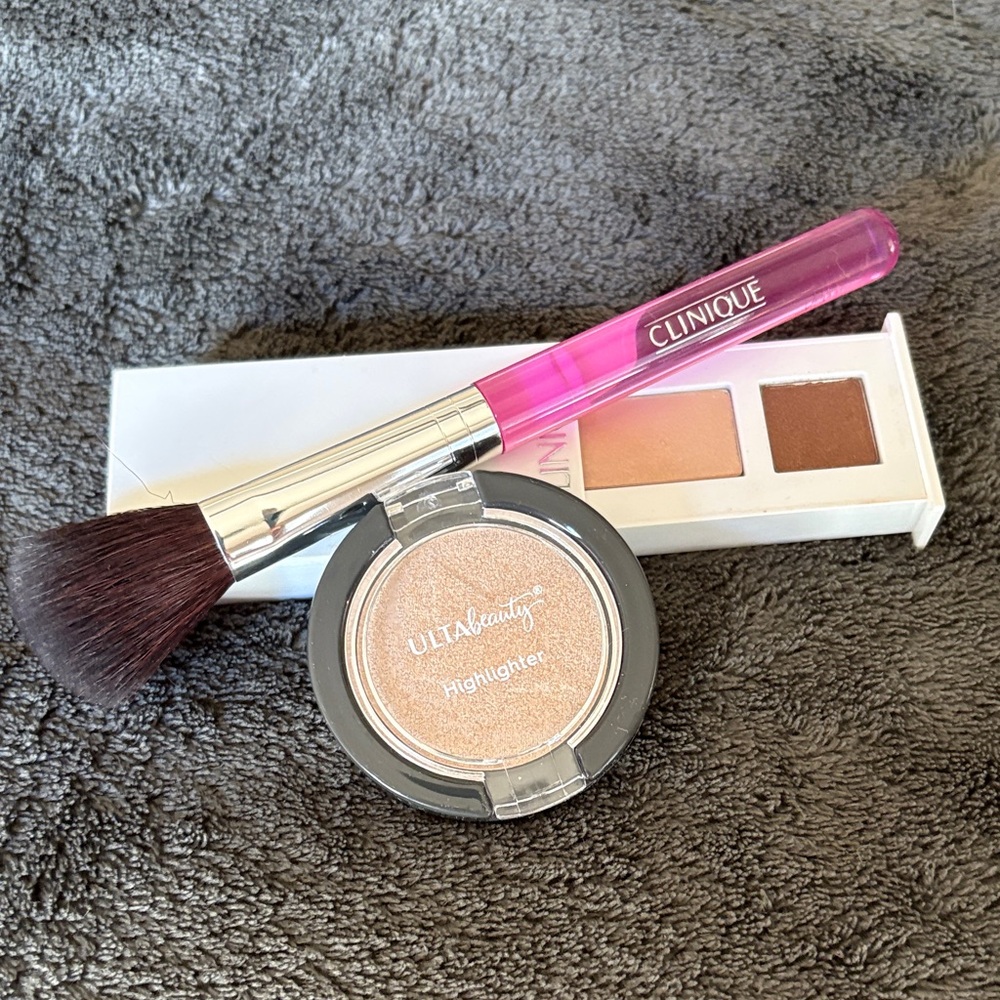 NEW!! Clinique and Ulta Makeup Trio - Highlighter, 2 Shadows and a Brush